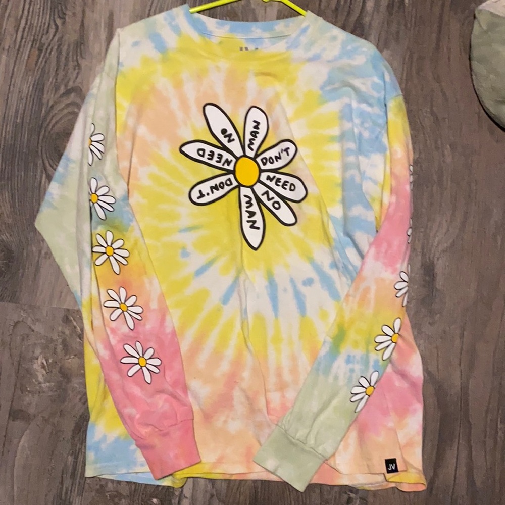 tie dye graphic long sleeve